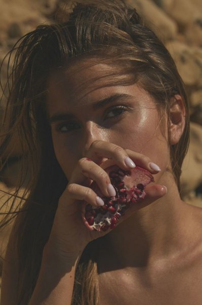 26-летняя американская модель и актриса Кара Дель Торо (Kara Del Toro) в журнале Maxim