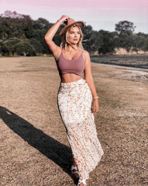26-летняя модель из Новой Зеландии Сара Харрис (Sarah Harris) в Instagram