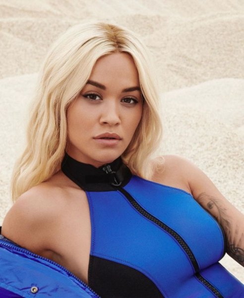 29-летняя британская певица и актриса Рита Ора (Rita Ora) на снимках в Instagram