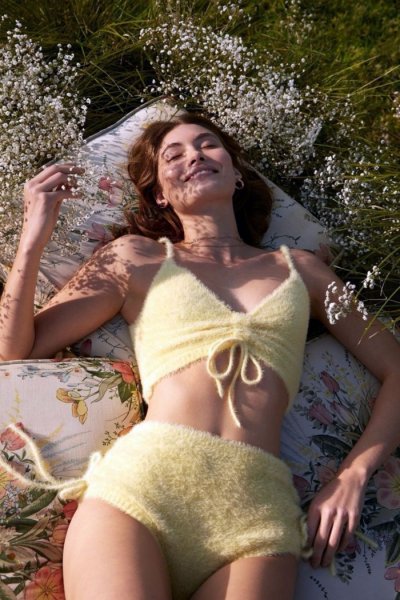 23-летняя американская топ-модель Грейс Элизабет (Grace Elizabeth) в белье For Love Lemons и Victoria's Secret