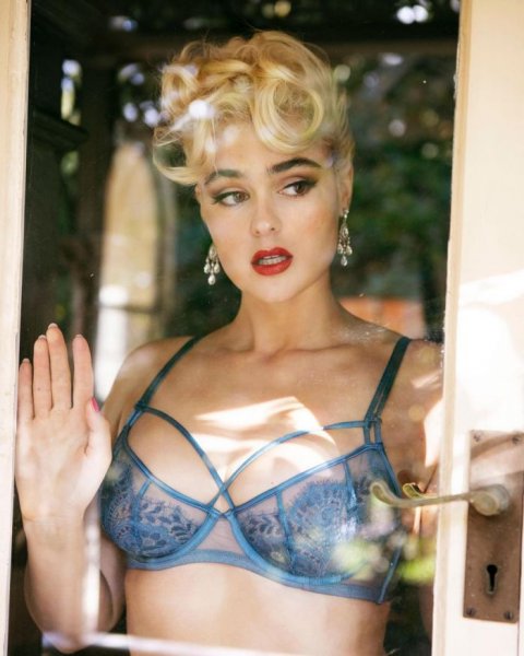 27-летняя австралийская модель и художница Стефании Феррарио (Stefania Ferrario) на фото в Instagram