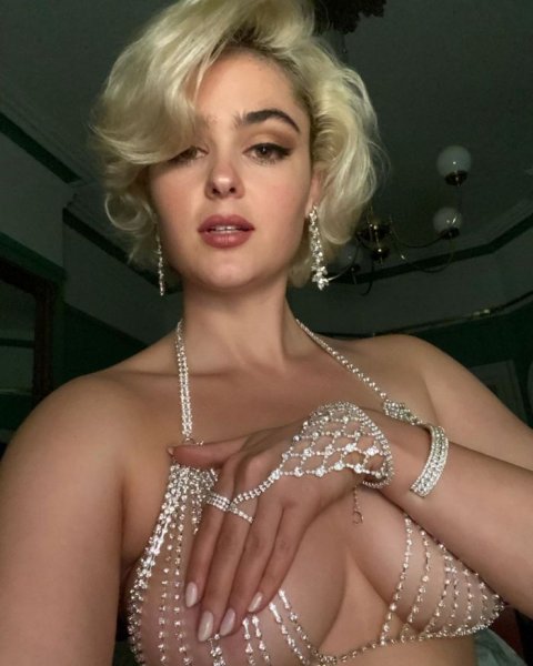 27-летняя австралийская модель и художница Стефании Феррарио (Stefania Ferrario) на фото в Instagram