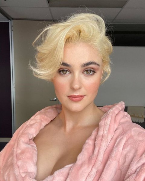 27-летняя австралийская модель и художница Стефании Феррарио (Stefania Ferrario) на фото в Instagram