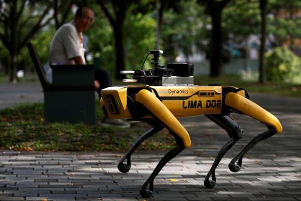 Роботы и дроны, которые помогают бороться с коронавирусом