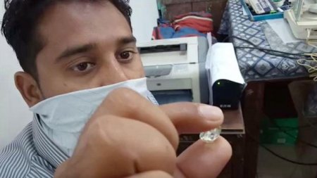Миллионер из трущоб: шахтер из Индии нашел огромный алмаз и разбогател