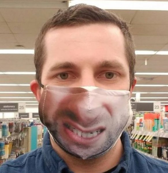Забавные фейлы с масками, имитирующими лицо