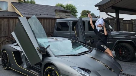 Настя Ивлеева купила машину за 25 миллионов рублей
