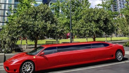 Самый быстрый лимузин в мире Ferrari решили продать