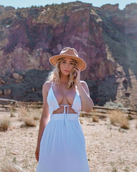 36-летняя американская фотомодель, актриса Сара Андервуд (Sara Underwood) на снимках в Instagram и Patreon