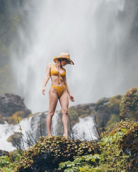 36-летняя американская фотомодель, актриса Сара Андервуд (Sara Underwood) на снимках в Instagram и Patreon