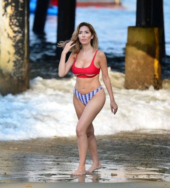 29-летняя американская певица и актриса Фарра Абрахам (Farrah Abraham) в бикини