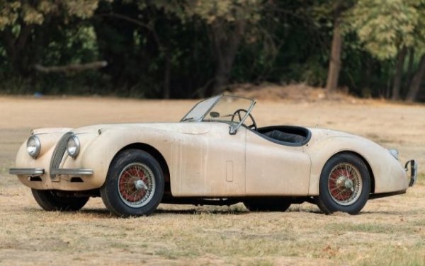 Jaguar XK120 1954 года, несколько десятилетий простоявший в гараже