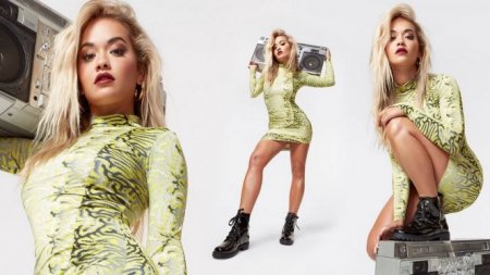 29-летняя британская певица, автор песен и актриса Rita Ora (Рита Ора) демонстрирует новую коллекцию обуви