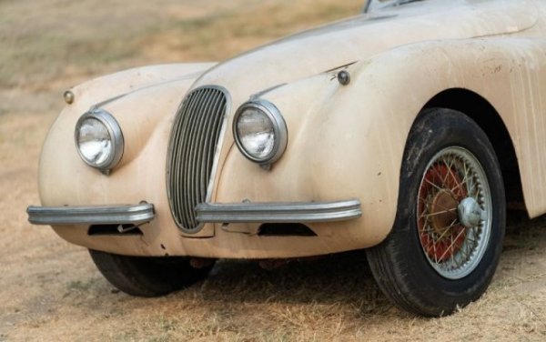 Jaguar XK120 1954 года, несколько десятилетий простоявший в гараже