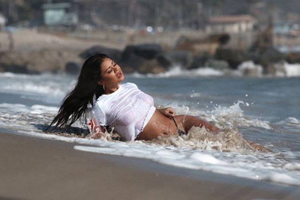 28-летняя фитнес-модель Мария Гомес (Maria Gomez) в фотосессии 138 Water