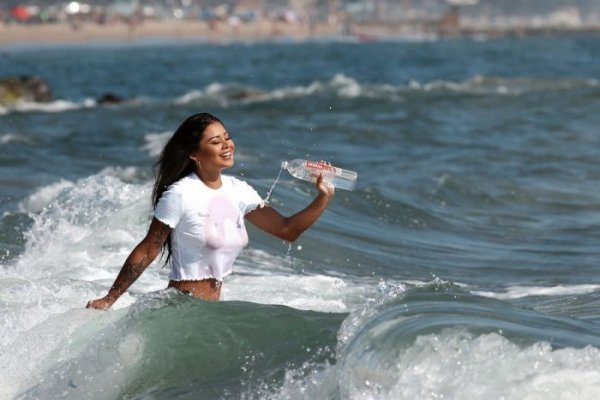 28-летняя фитнес-модель Мария Гомес (Maria Gomez) в фотосессии 138 Water