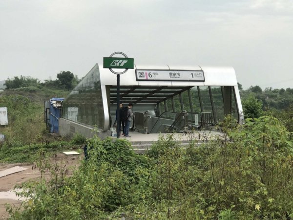 Выход в никуда: в Китае работает самая одинокая и ненужная станция метро