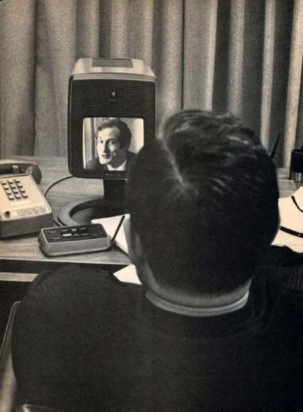 Предок Skype и FaceTime: первый телефон-видеофон, по которому можно было увидеть друг друга