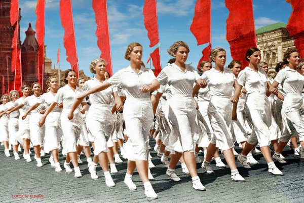 Будто бы сегодня: 11 цветных фотографий Российской Империи и СССР