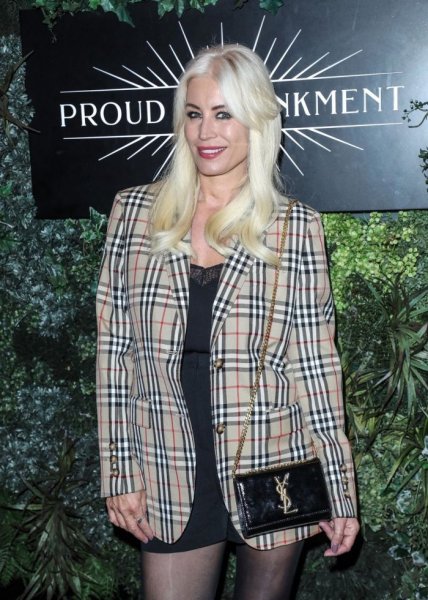 47-летняя английская актриса, певица Дениз Ван Аутен (Denise Van Outen) на концерте в Лондоне