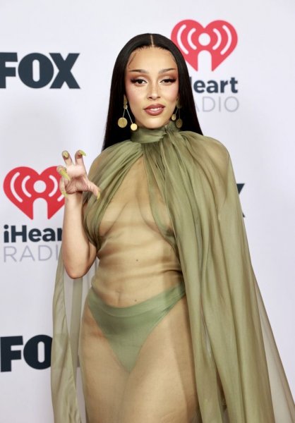 25-летняя американская рэпер, певица, автор и продюсер Доджа Кэт (Doja Cat) на iHeartRadio Music Awards