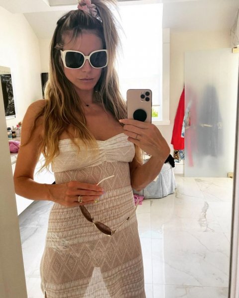48-летняя немецкая супермодель, актриса и телеведущая Хайди Клум (Heidi Klum) на фото в Instagram