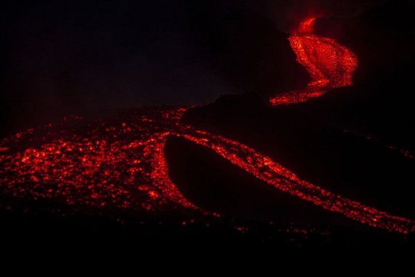 Извержение вулкана Пакая в Гватемале