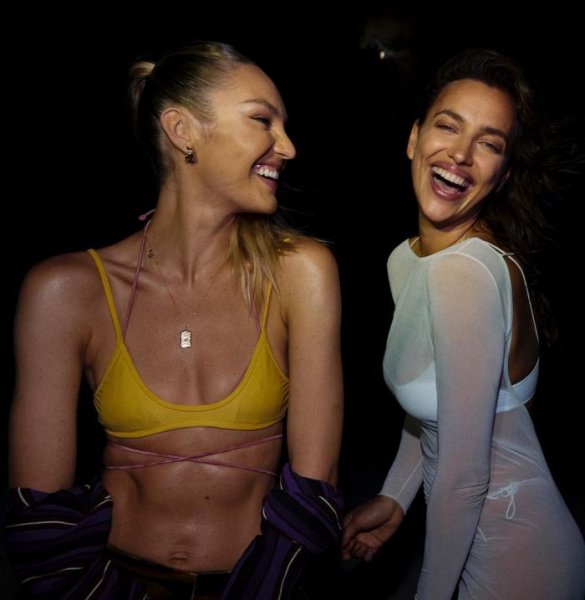 Знаменитые модели Ирина Шейк (Irina Shayk), Джоан Смоллс (Joan Smalls) и Кэндис Свейнпол (Candice Swanepoel) в купальниках