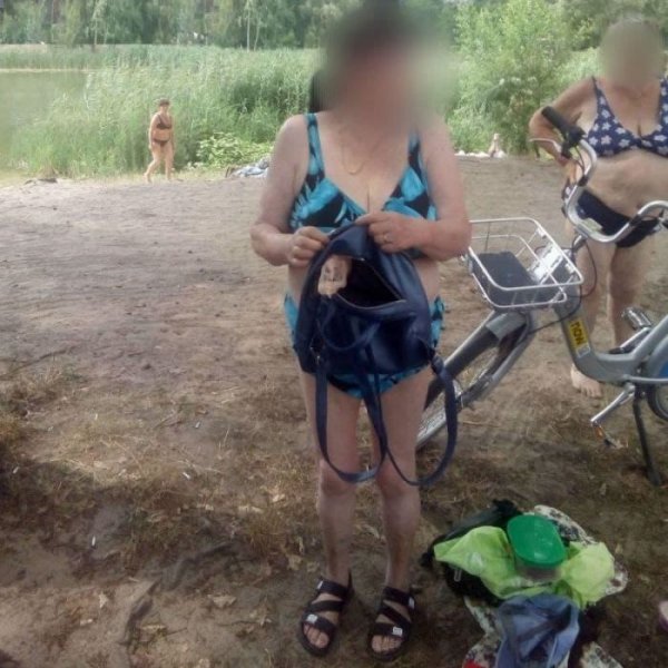 В Киеве женщина два часа наблюдала за водолазами, которые искали её в реке