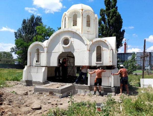 В Херсоне построили церковь из пенопласта