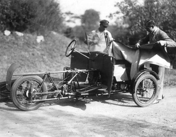 Как выглядела Zaschka Three Wheeler, первая в мире складная машина