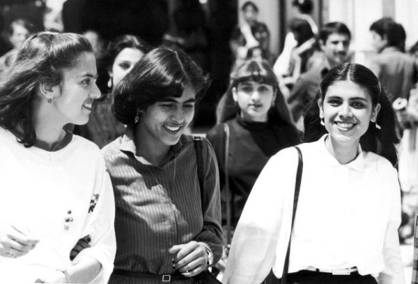 Ксения Собчак показала, как выглядели женщины Афганистана до войны в 70-х