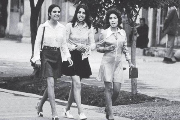Ксения Собчак показала, как выглядели женщины Афганистана до войны в 70-х