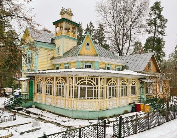 Старинные дачи в объективе российского фотографа Фёдора Савинцева