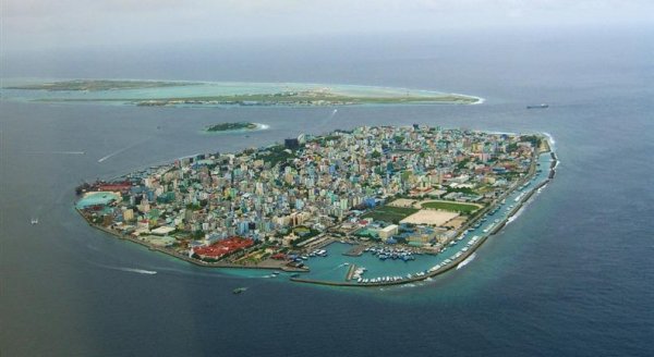 10 самых густонаселённых островов мира