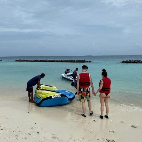 Инстасамка (Instsamka) показала отдых на Мальдивах за 5 миллионов рублей