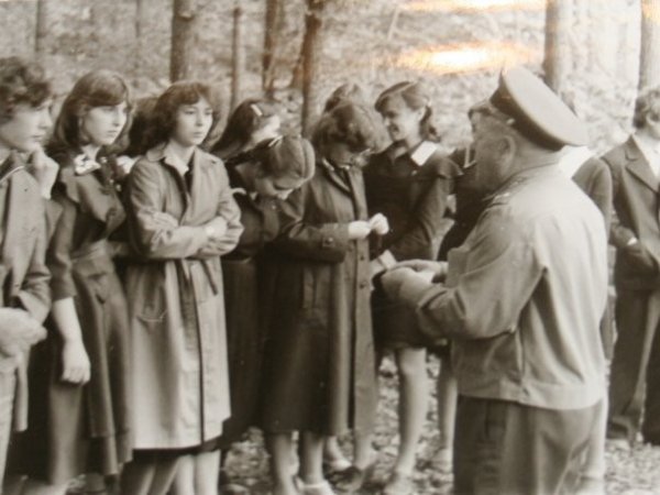 В советских школах начальную военную подготовку проходили даже девушки